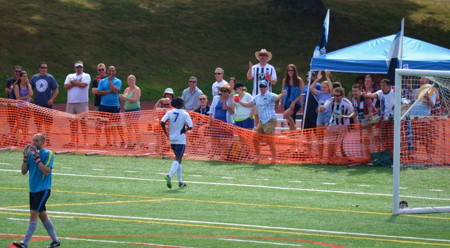 Jammeh decides to go to the other end and "share" his accomplishment with Hammers supporters. (Facebook)