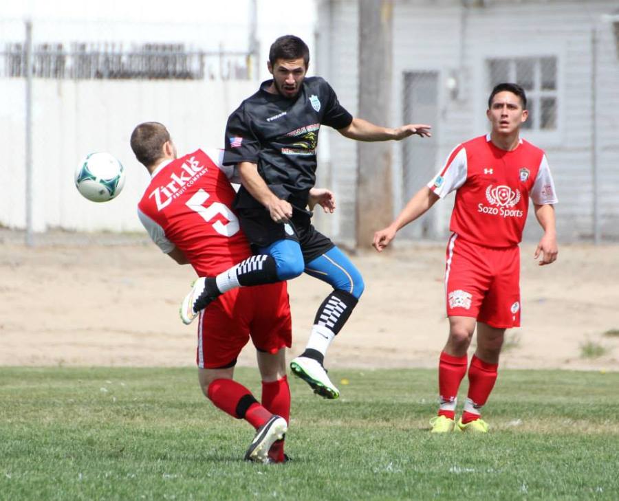 Timur Zhividze (blue leggings) scored twice as Vancouver beat Yakima on April 26. (Tracie Fowler)
