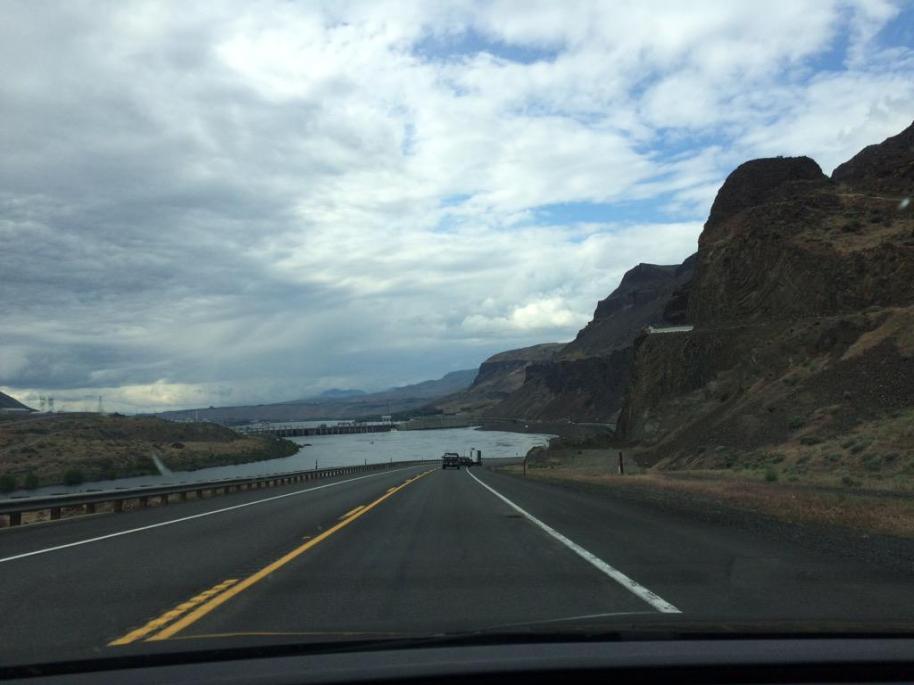 On the road from Yakima to Wenatchee. (Hoppers Twitter)